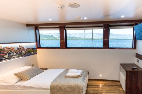 Main deck cabin