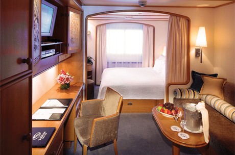 Yacht Club Stateroom Deck 4