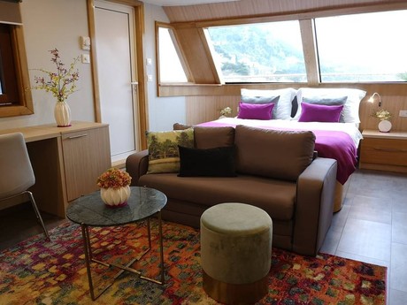 Upper Deck cabin with Terrace