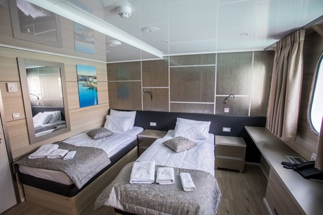 Main deck cabin