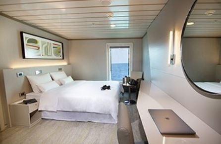 Luxury Cabin/Captain Cabin