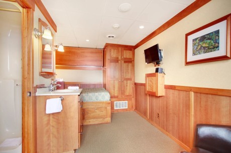 Navigator Cabin