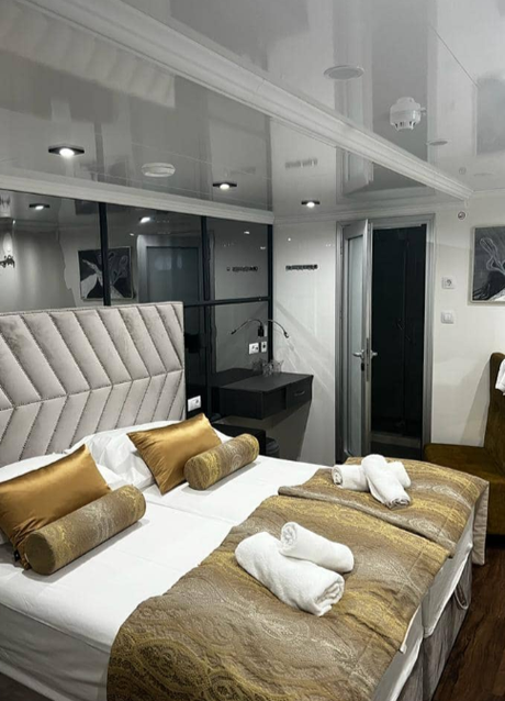 Lower Deck Cabin