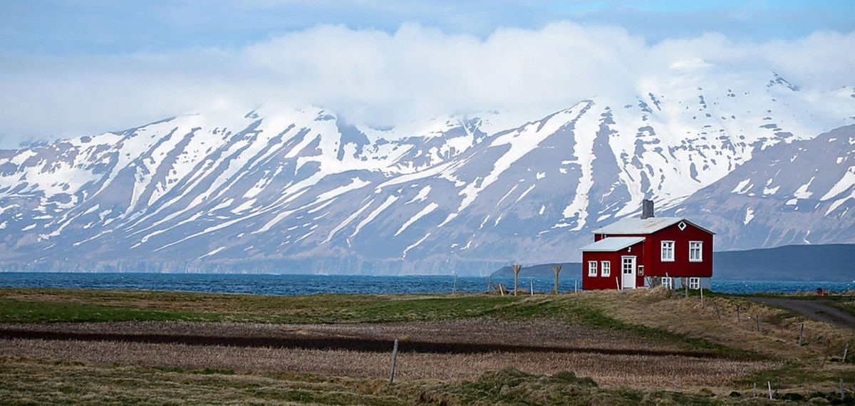 Feture image for Iceland Voyage: Land of Fire and Ice – with Smithsonian Journeys